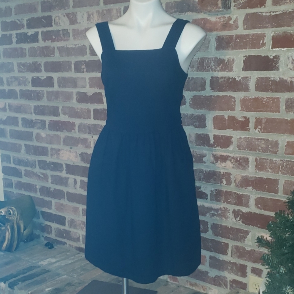 Sweet dress, navy blue.